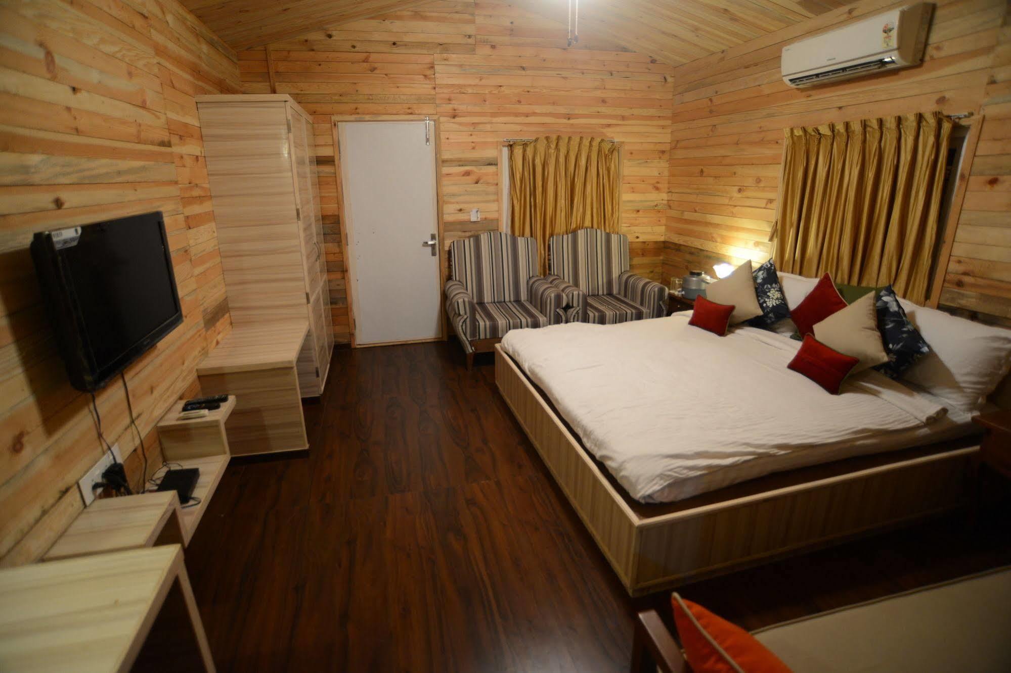 Jetalpur Palm Green Club Resort מראה חיצוני תמונה
