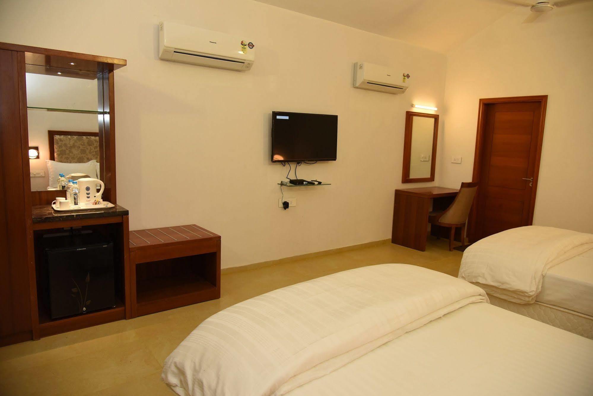 Jetalpur Palm Green Club Resort מראה חיצוני תמונה