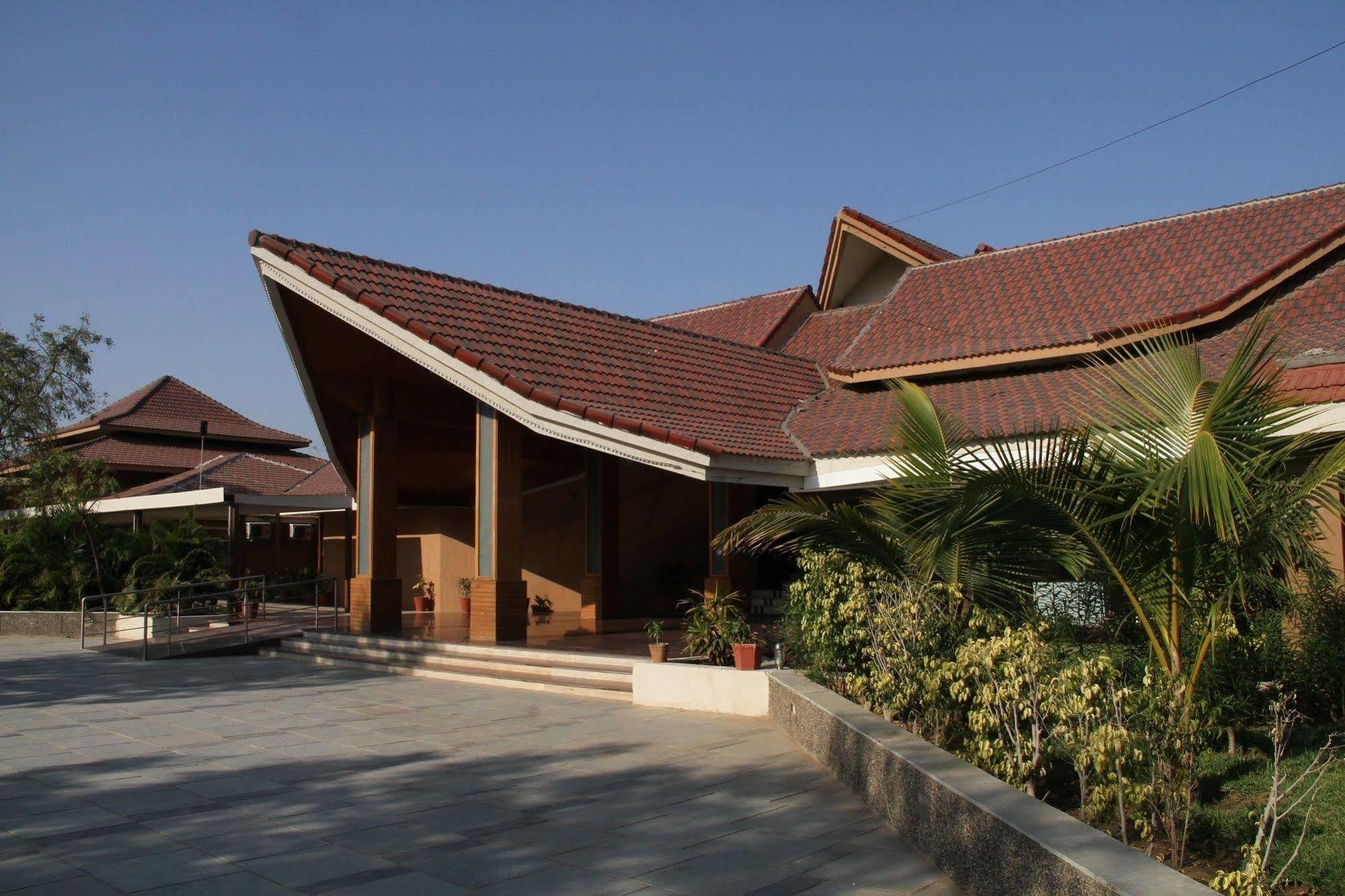 Jetalpur Palm Green Club Resort מראה חיצוני תמונה