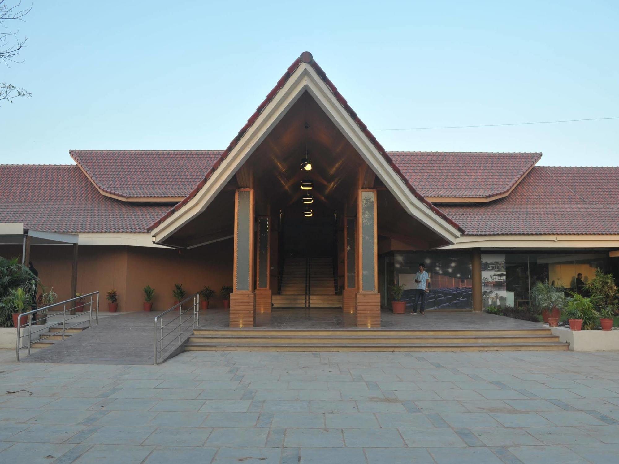 Jetalpur Palm Green Club Resort מראה חיצוני תמונה
